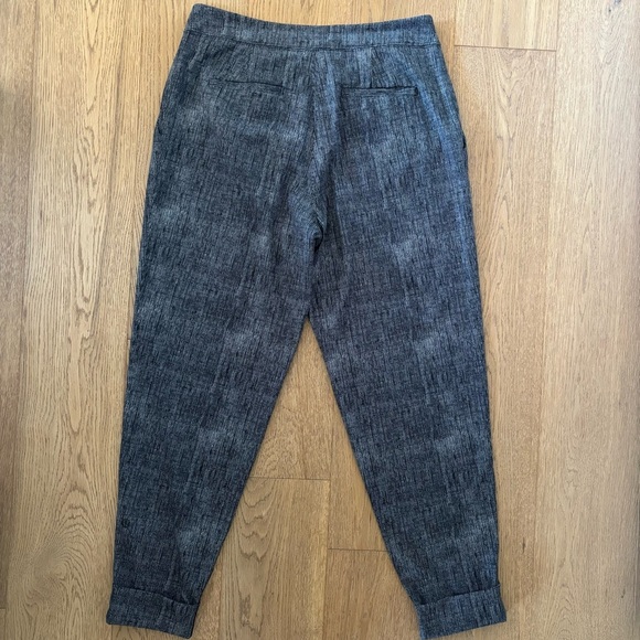 Lululemon Athletica Jet Crop 7/8 length casual Jogger Pant Black Burlap size 4 - Picture 3 of 9